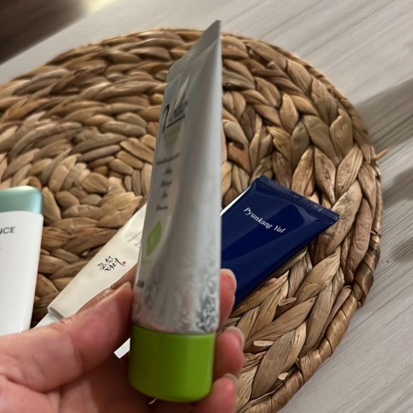 Sunscreens - Picture 3 of 3